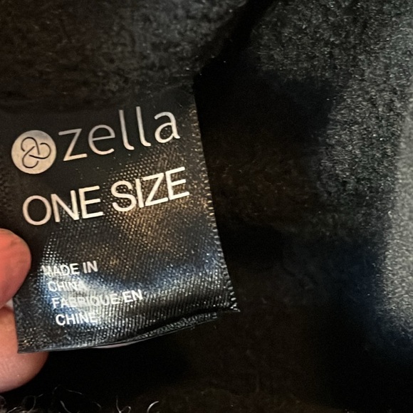 ZELLA Ribbed Lined Pom Pom Black/Gray Beanie NWT - OS - Picture 10 of 16